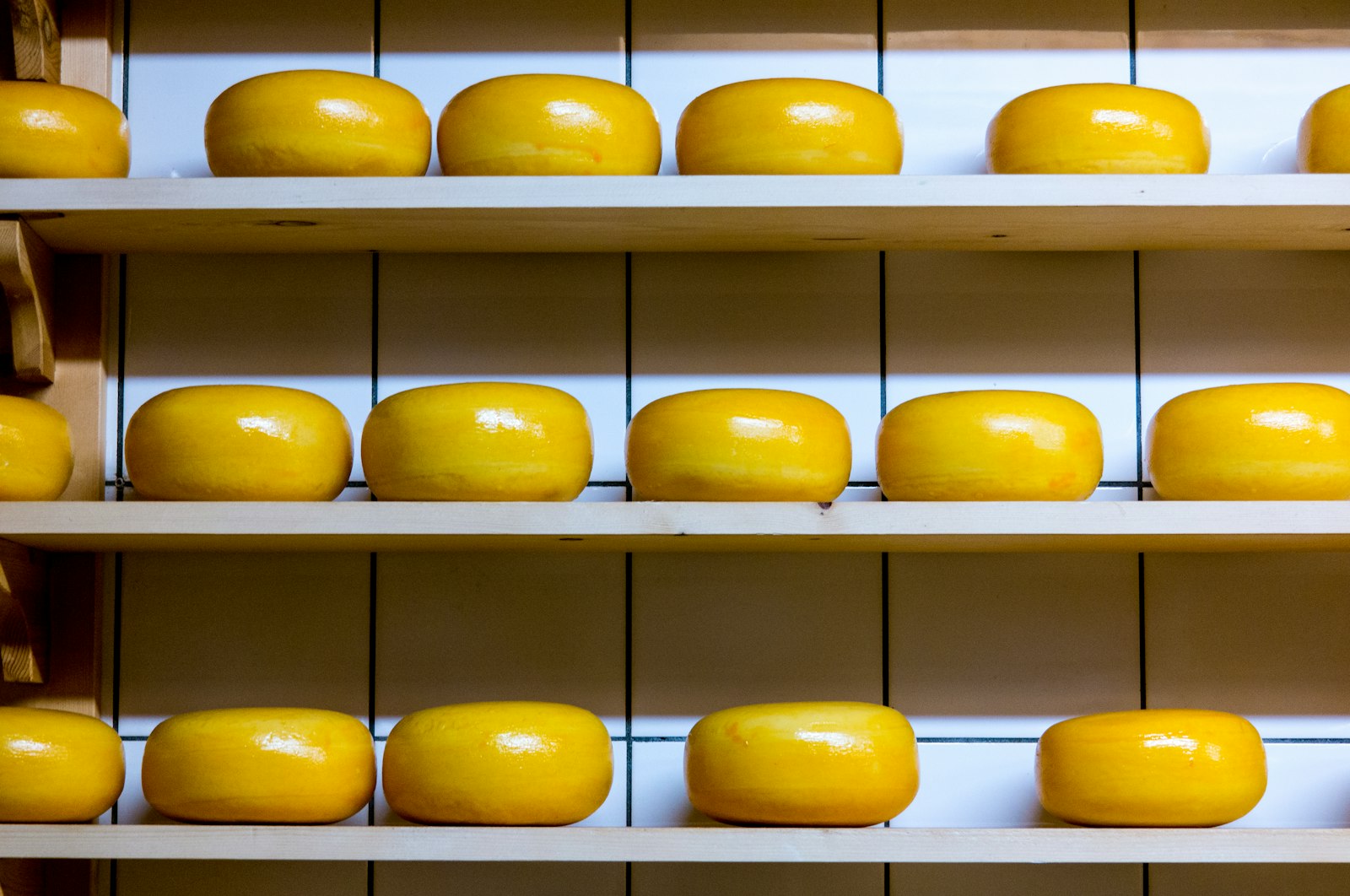 Meules de fromage affiné (photo d'illustration)
